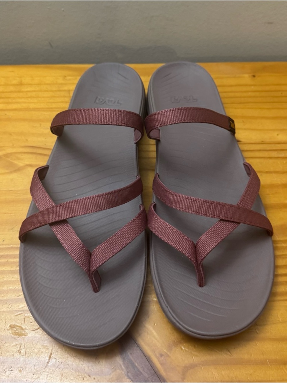 Teva Traveler Flip Flop Sandals Mahogany Dark Rose Womans sz 12 Orig $65